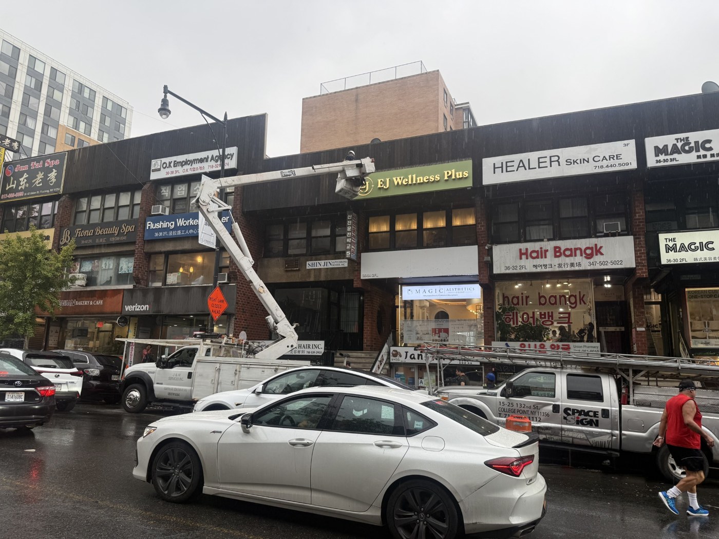 Sign installation at a shopping center